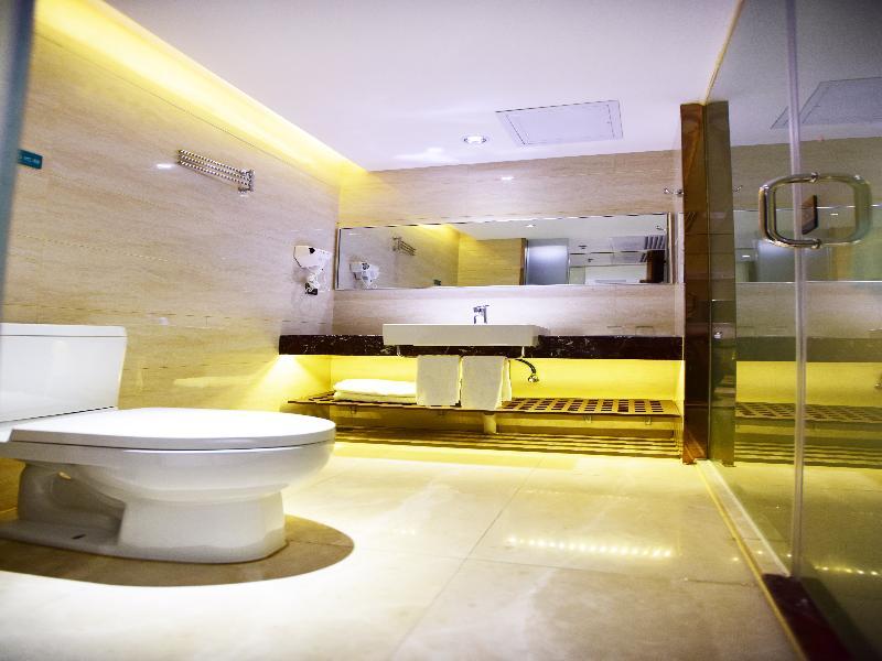 Kaiserdom Huayue Hotel 3*