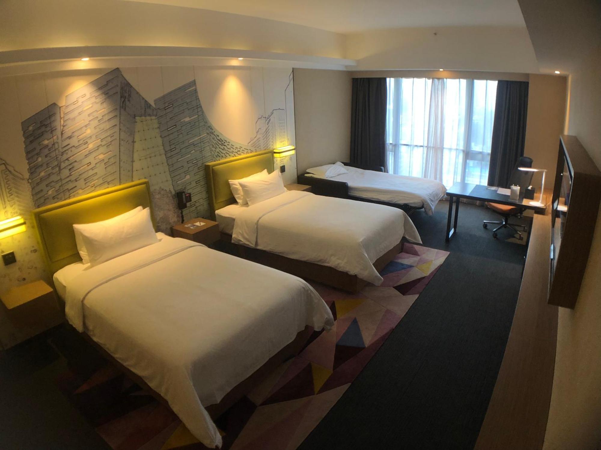 Hotel Hampton By Hilton Jinshazhou 4*