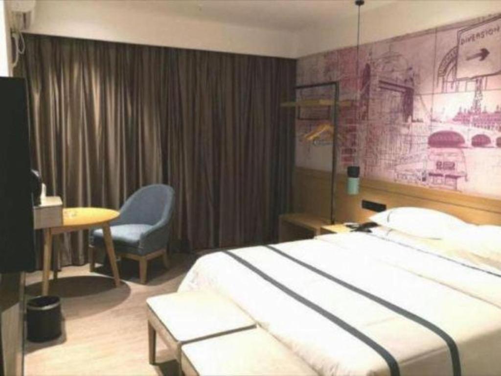 Comfort Shisanhang Shachong Metro Station Hotel