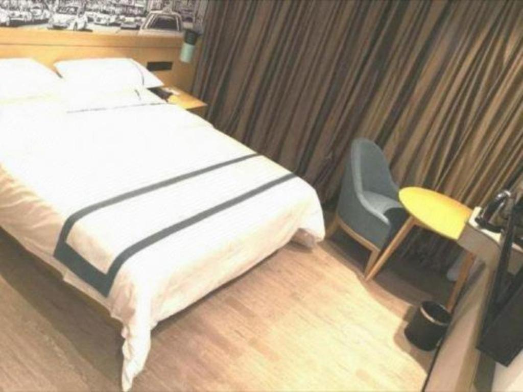 Comfort Shisanhang Shachong Metro Station Hotel