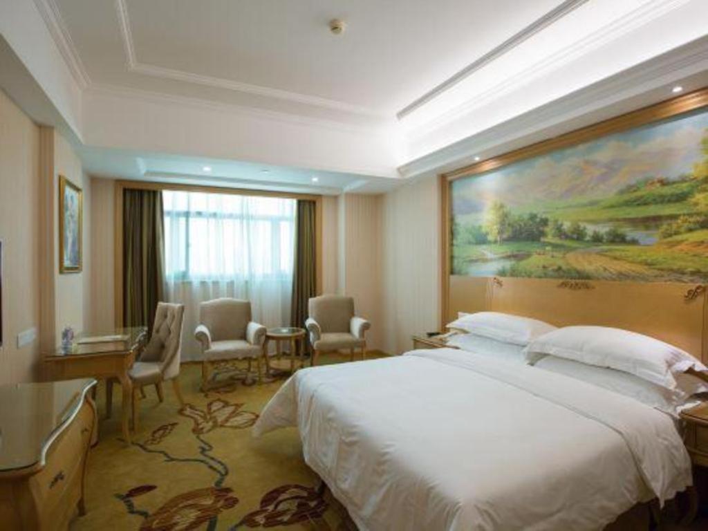 Vienna Huadu Sunac Cultural Tourism Shiling Hotel