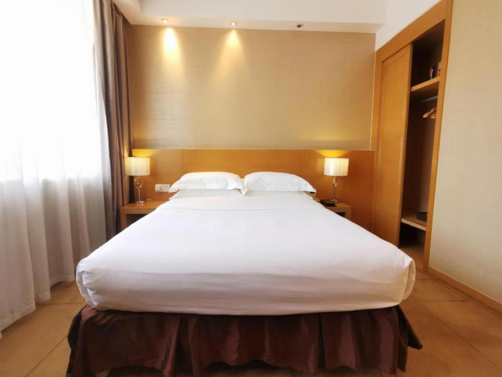 Hotel Metropolo Biayun New Wanda Plaza 3*