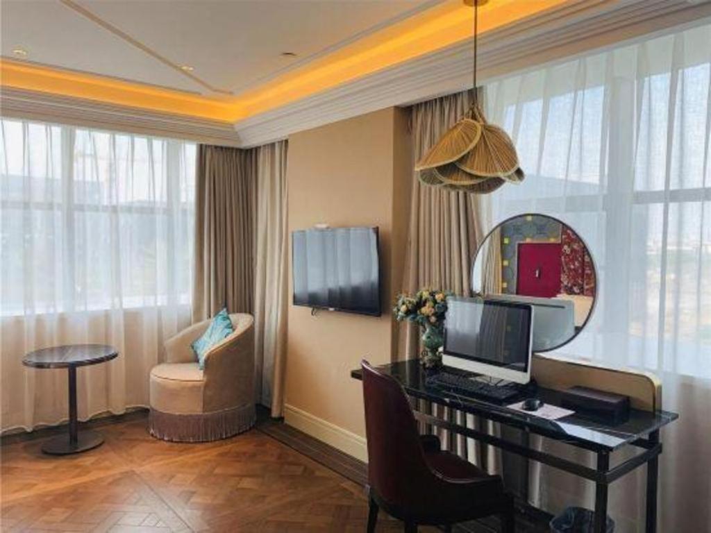 Metropolo Biayun New Wanda Plaza Hotel