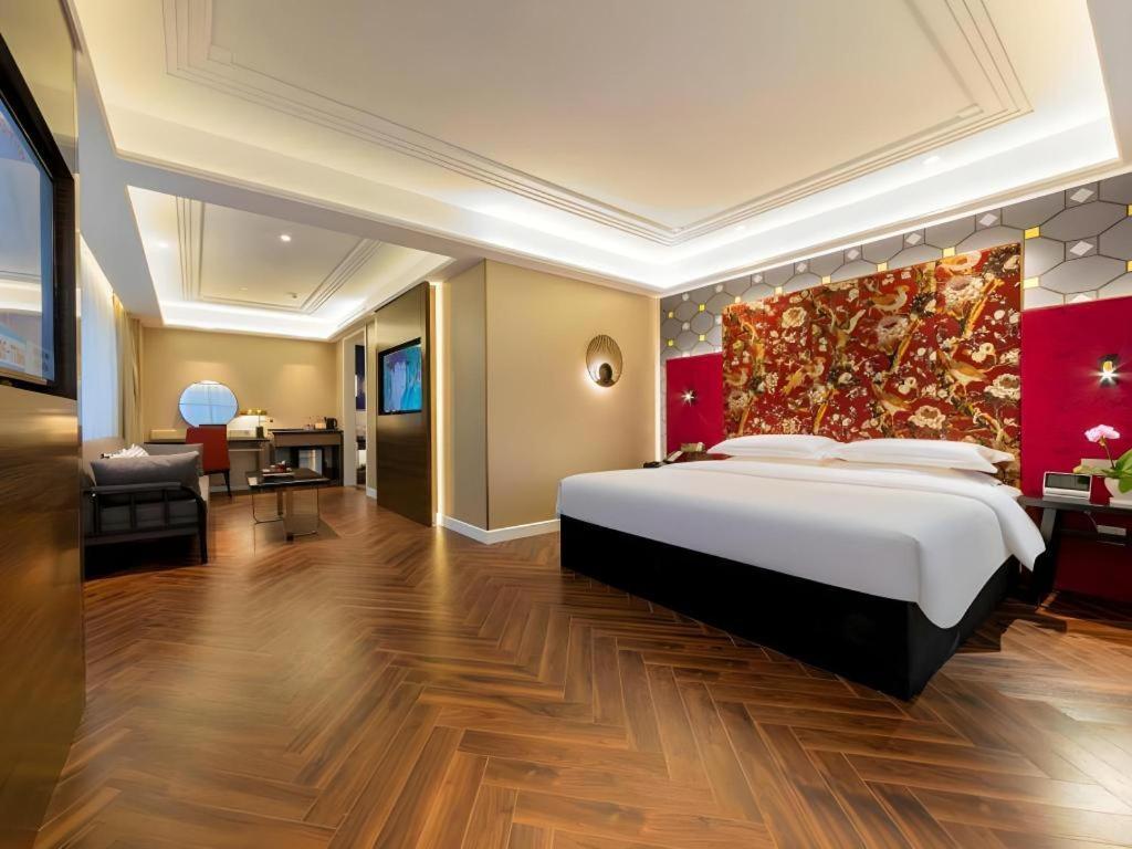 Metropolo Biayun New Wanda Plaza Hotel