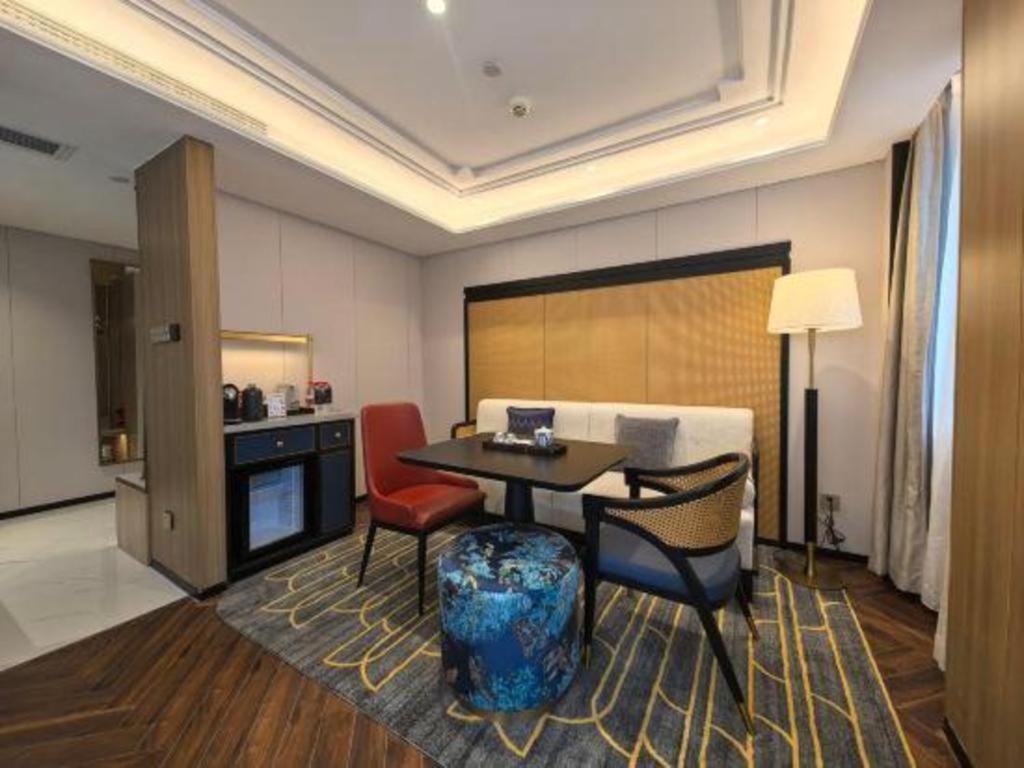 Metropolo Biayun New Wanda Plaza Hotel
