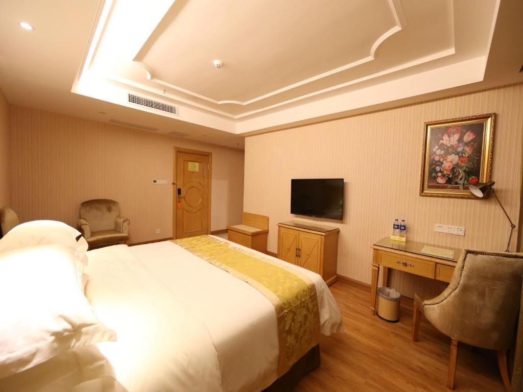 Hotel Vienna Panyu Shiqiao Center Branch 4*