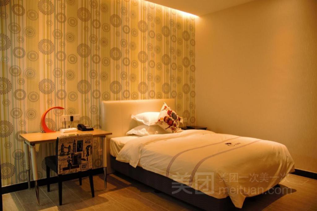 Hotel J Town 3*