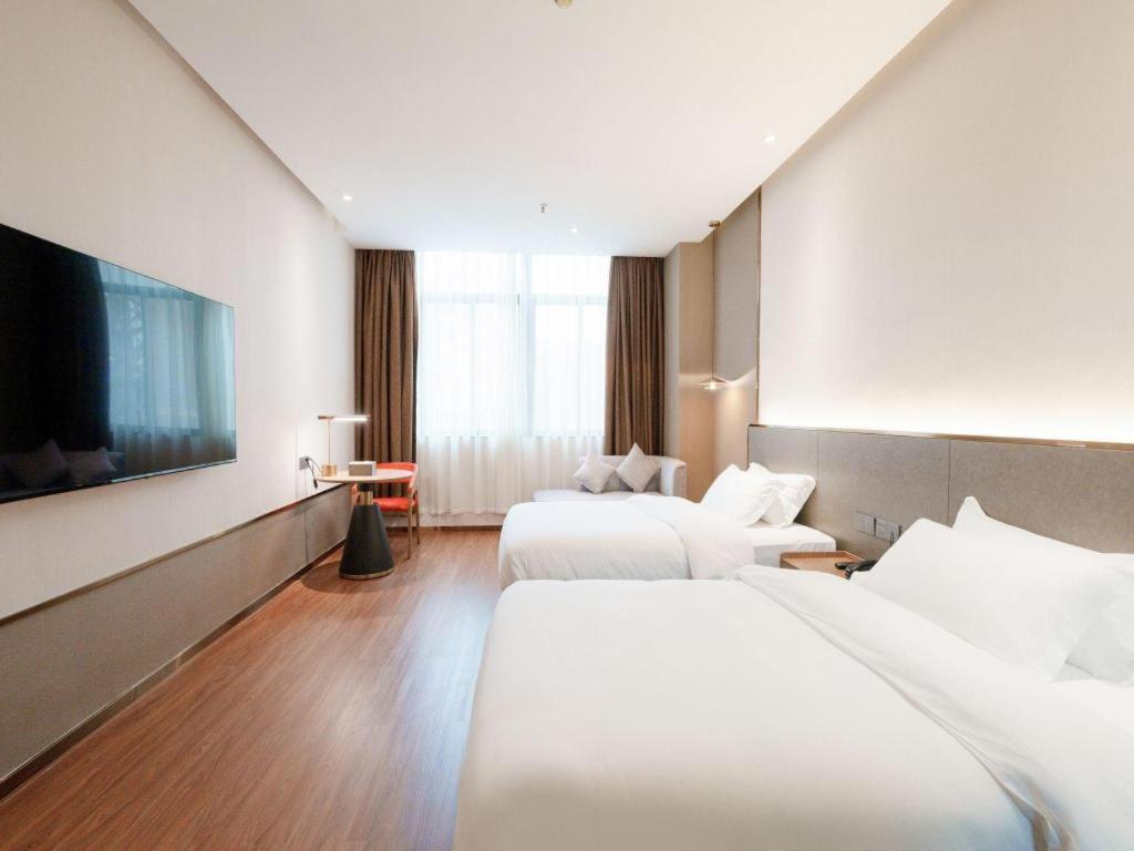 Hotel J Town