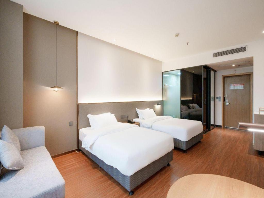 Hotel J Town 3*