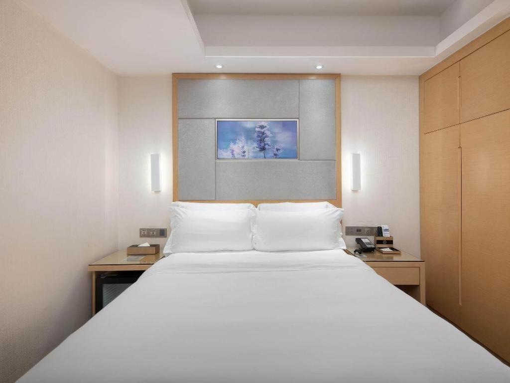 Lavande Shangxiajiu Pedestrian Street Hualin Temple Metro Station 3*