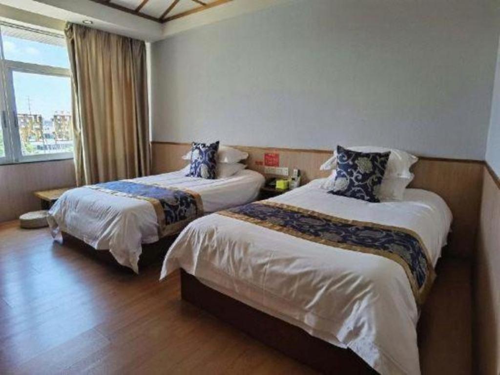 Hotel Yue Lai Yue 2*