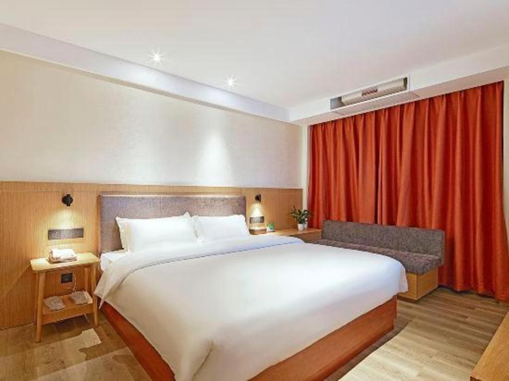 Hotel Insail Huangpu Dashadi Metro Station