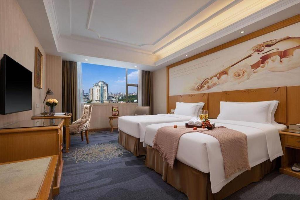 Vienna Panyu Shiqiao Center Branch Guangzhou