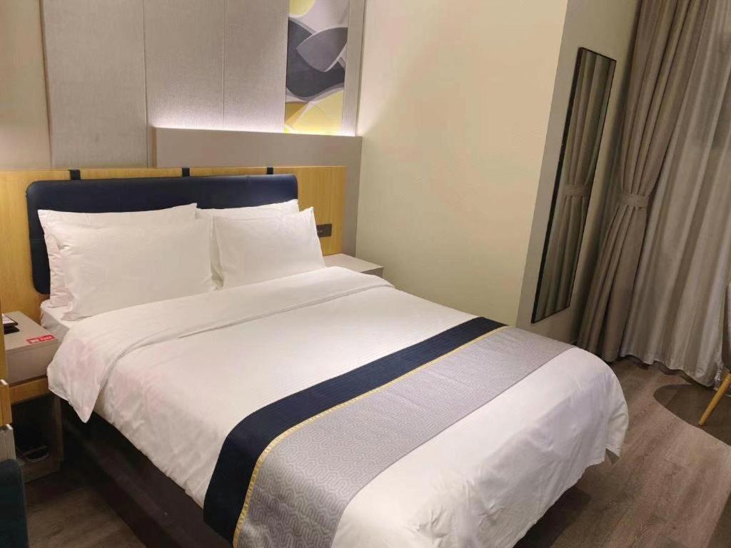Selected Zhujiang New Town Wuyangcun Metro Station 3* Guangzhou