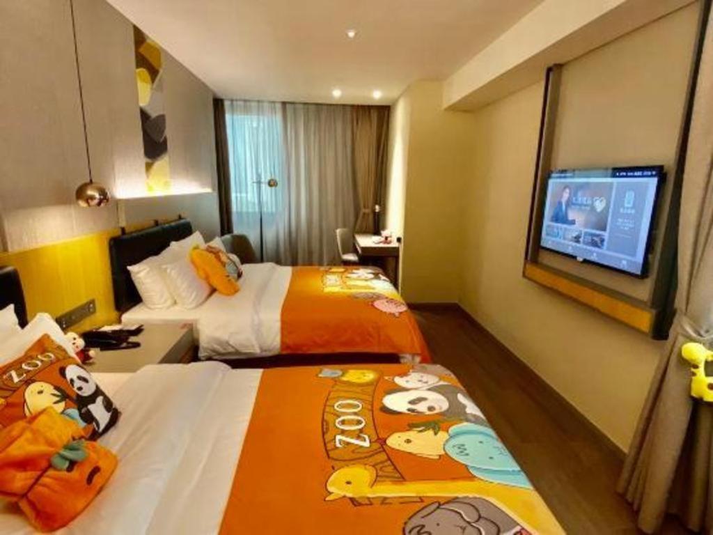 Hotel Selected Zhujiang New Town Wuyangcun Metro Station 3*