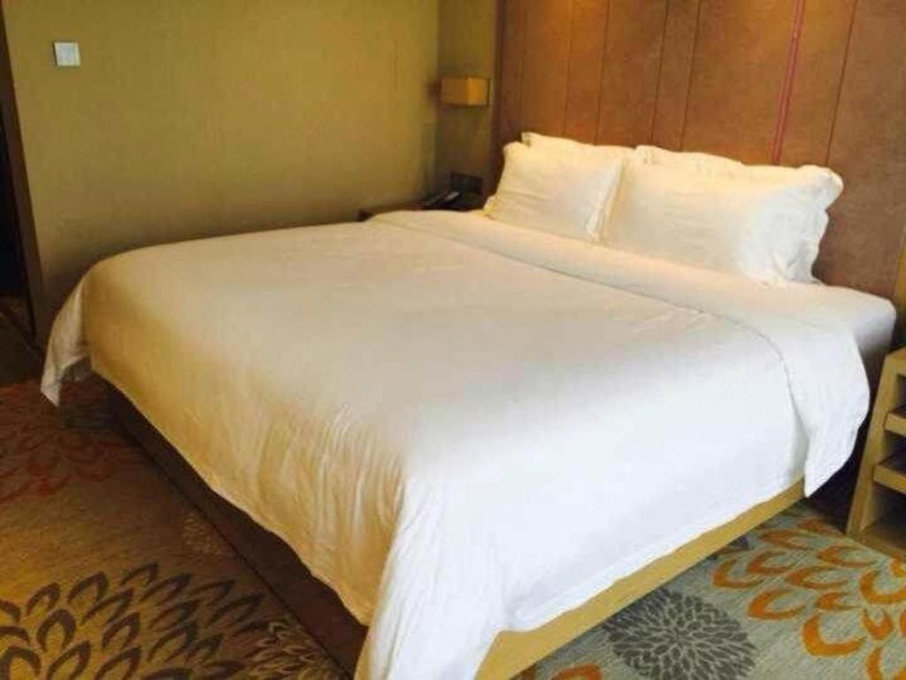 Lavande Tianhe Park Metro Station Hotel 4*