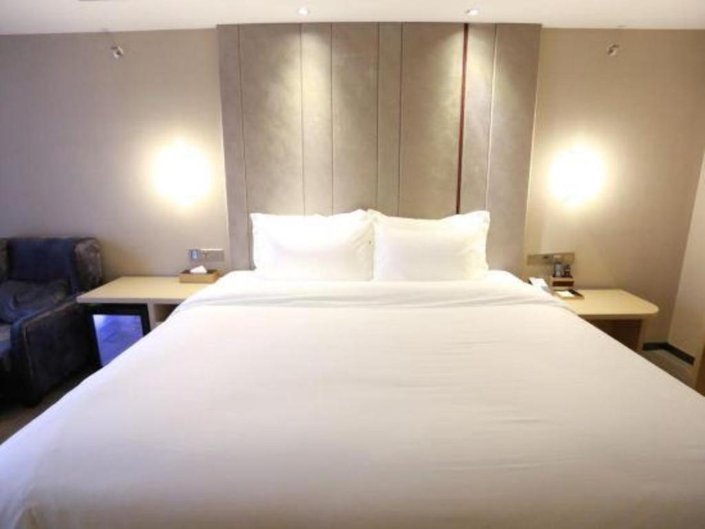 Lavande Hotel Guangzhou Financial City Tianhe Park Metro Station 3*