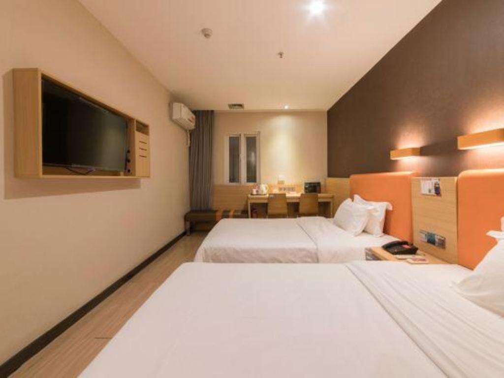 Hotel 7 Days Zhongshan 1st Overpass Branch 2*