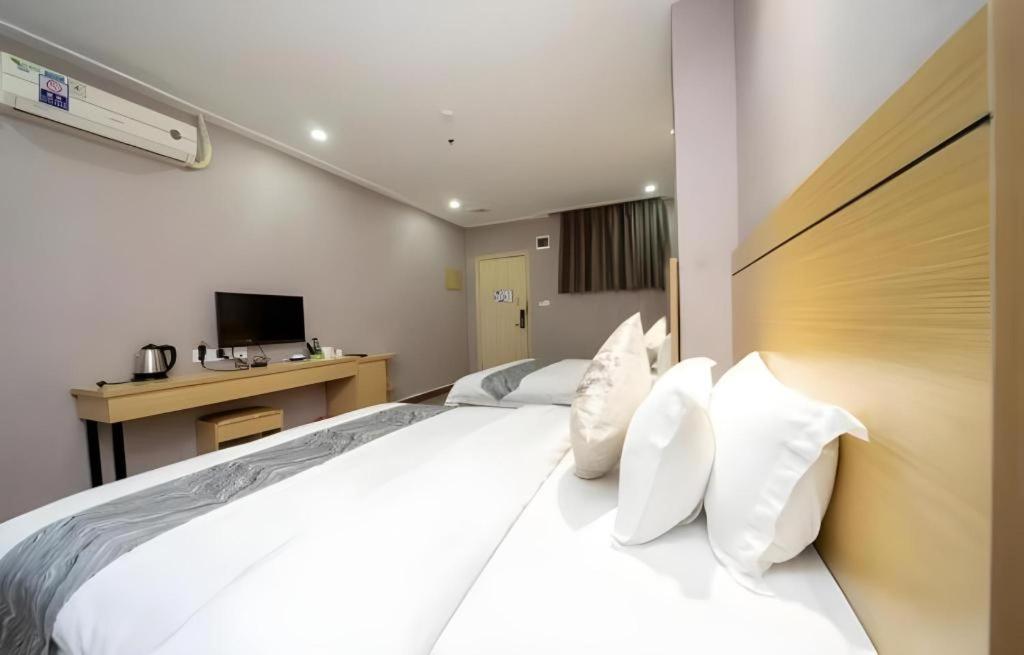 Ying Feng Yuan Hotel