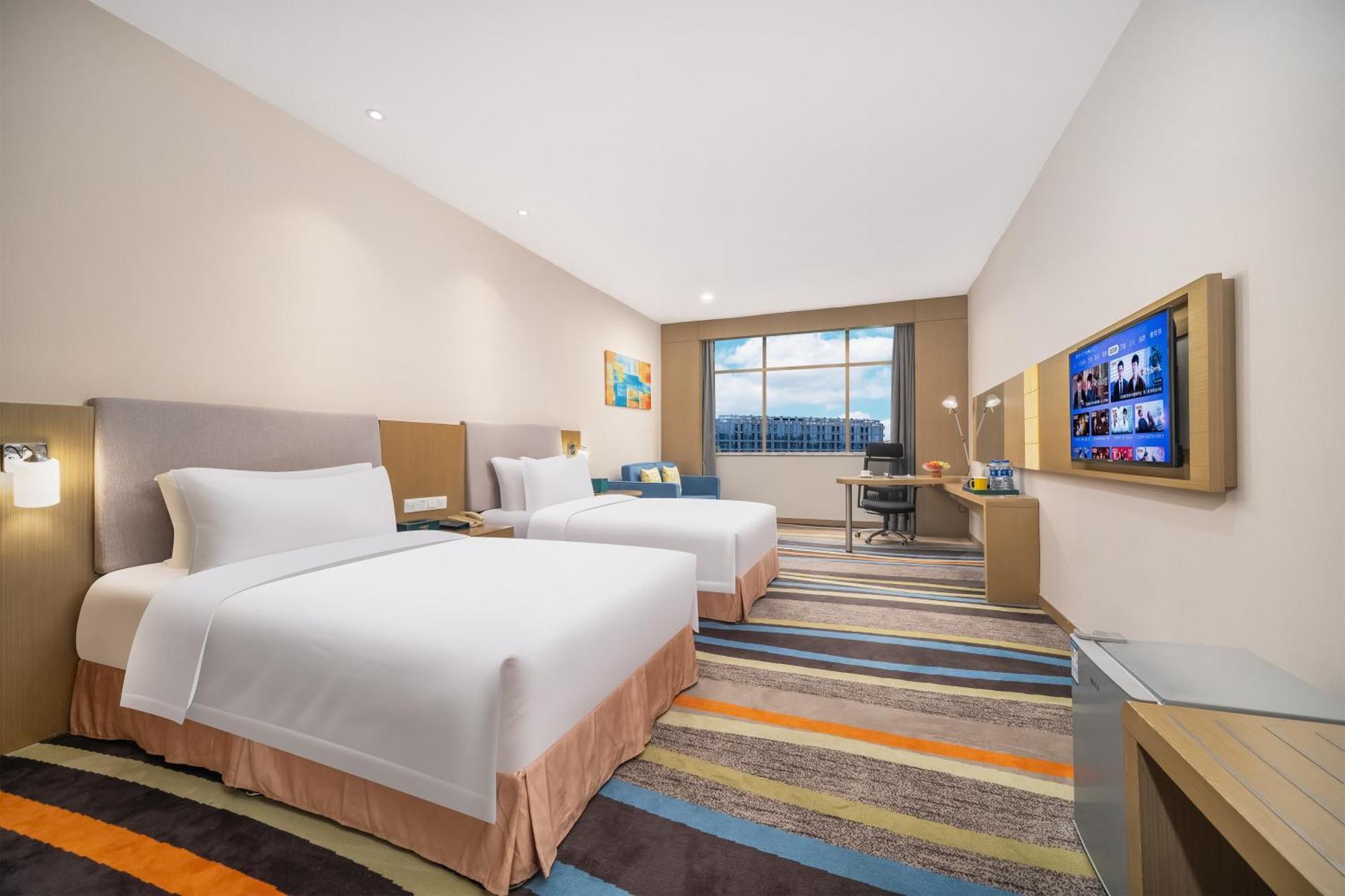 Hotel Baiyun Airport Rejoice By Argyle Rehe Metro Exit B --free Shuttle Bus Is Provided During The 137th Fair