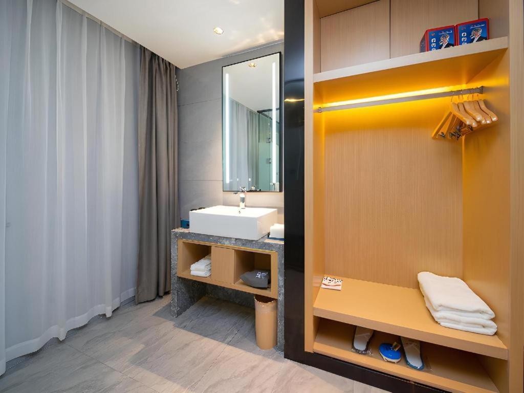 Echarm Guanzhou Tianhe Grandview Mall 3*