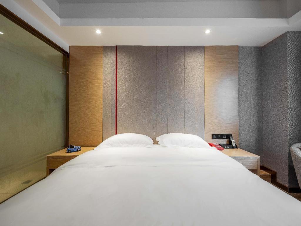 Yimi Yuexiu Park North Branch Hotel 2*