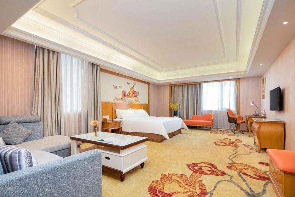 Vienna International Jichang Road Huangshi