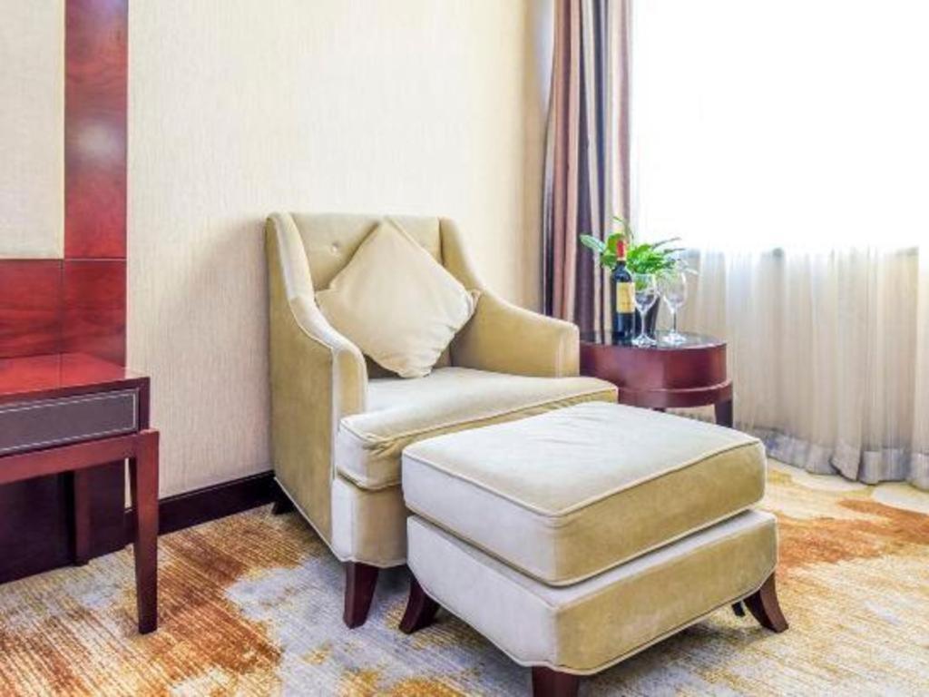Boya Hotel 4*