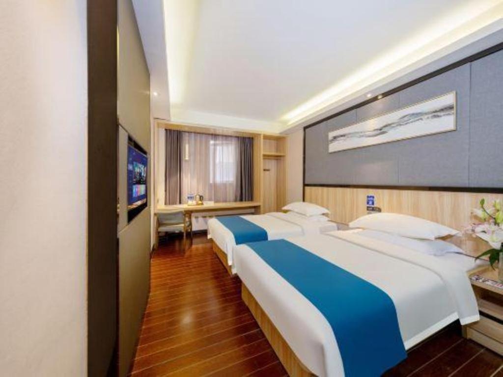 Wenxing Gangding Metro Station Branch Hotel