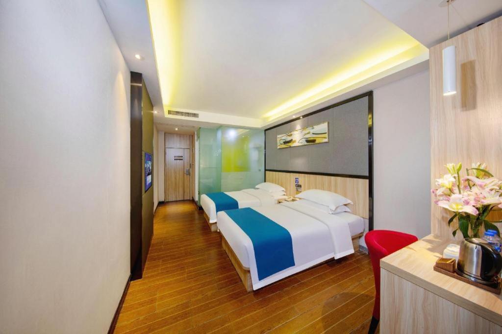 Hotel Wenxing Gangding Metro Station Branch