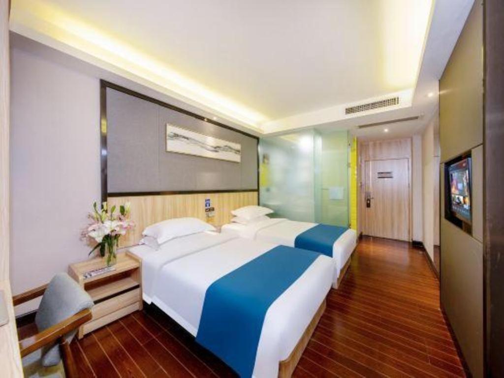Wenxing Gangding Metro Station Branch Hotel