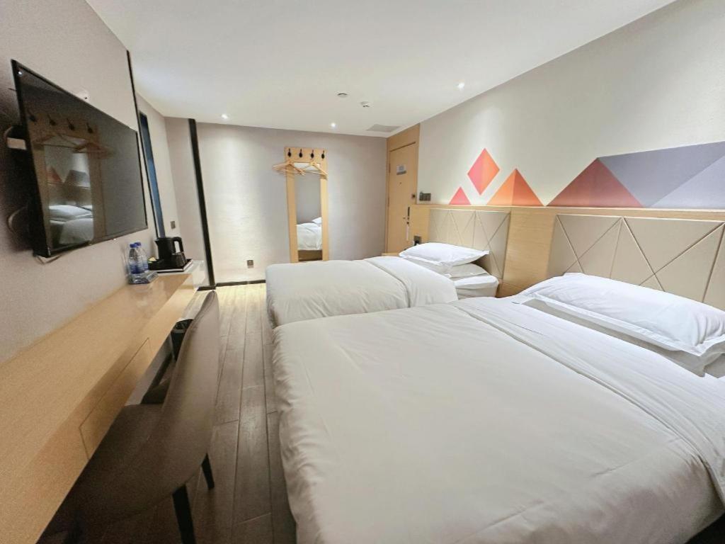 Hotel Borrman Shisanhang Ximenkou Metro Station