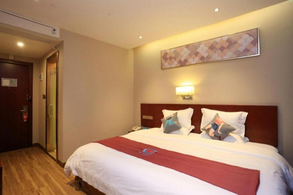 Hotel Pai North Gate Of Chimelong Zoo 2*