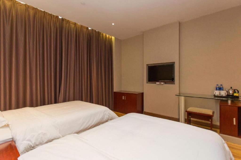 Pai North Gate Of Chimelong Zoo Hotel 2*