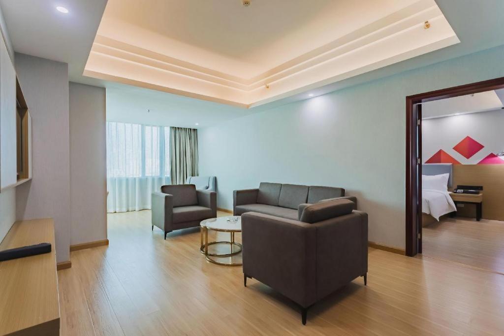 Borrman Tower Zhongda Metro Station Pazhou Exhibition 3*