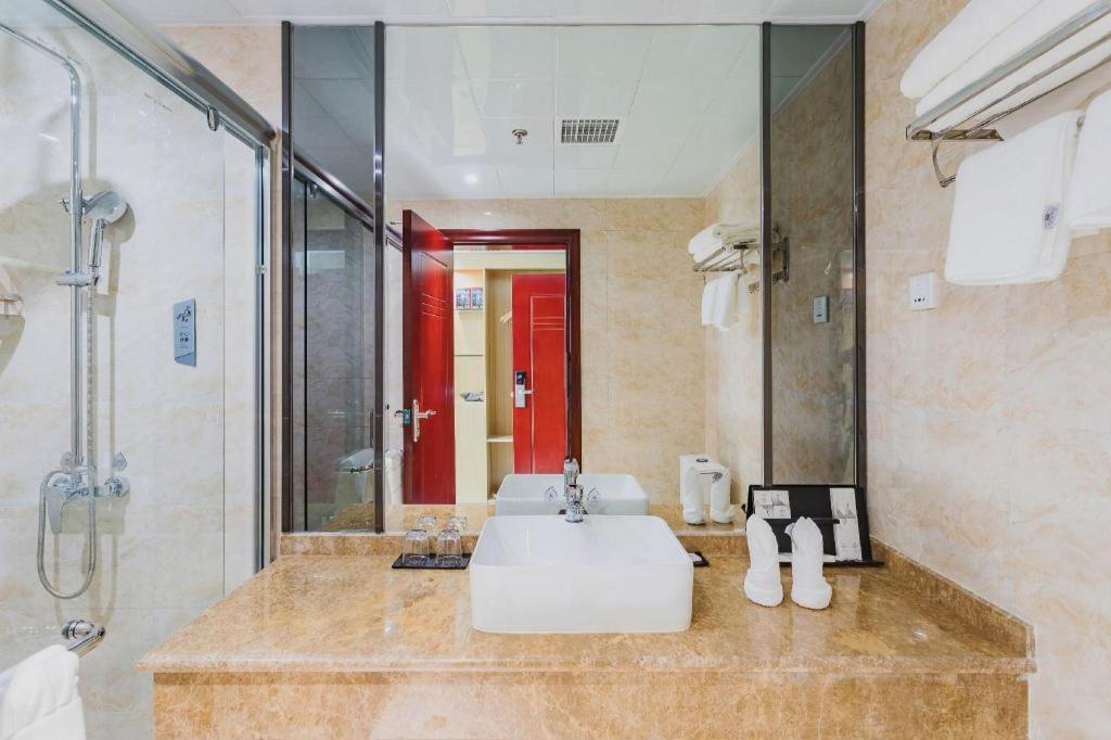Borrman Tower Zhongda Metro Station Pazhou Exhibition 3* Guangzhou