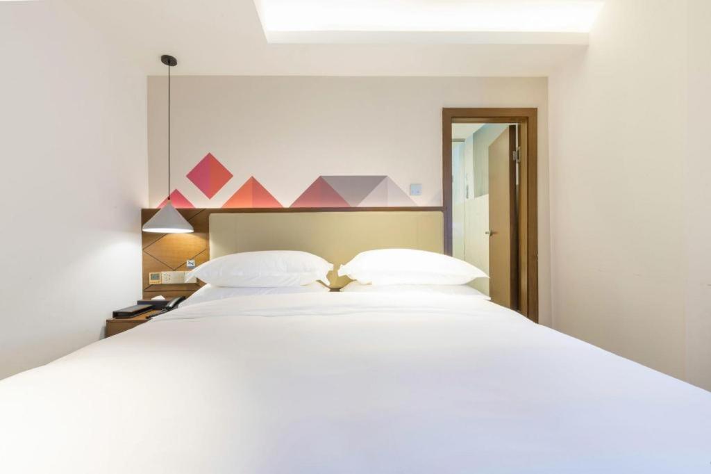 Borrman Southern Hospital Meihuayuan Metro Station Hotel 3*