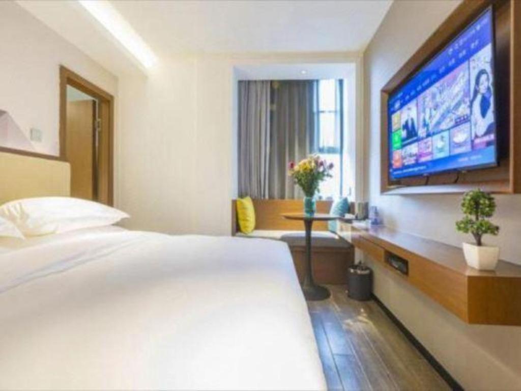 Borrman Southern Hospital Meihuayuan Metro Station Hotel 3*