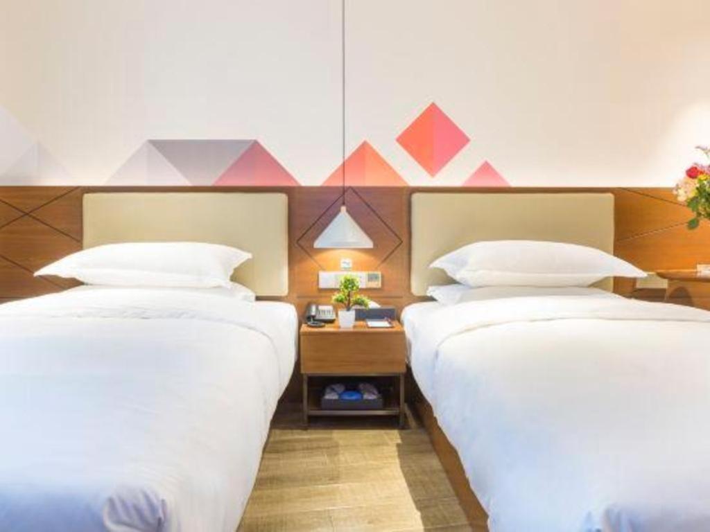Hotel Borrman Southern Hospital Meihuayuan Metro Station 3*