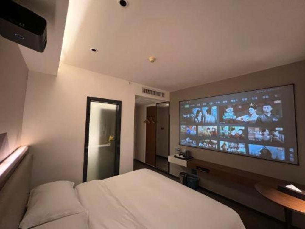 Borrman Southern Hospital Meihuayuan Metro Station Hotel