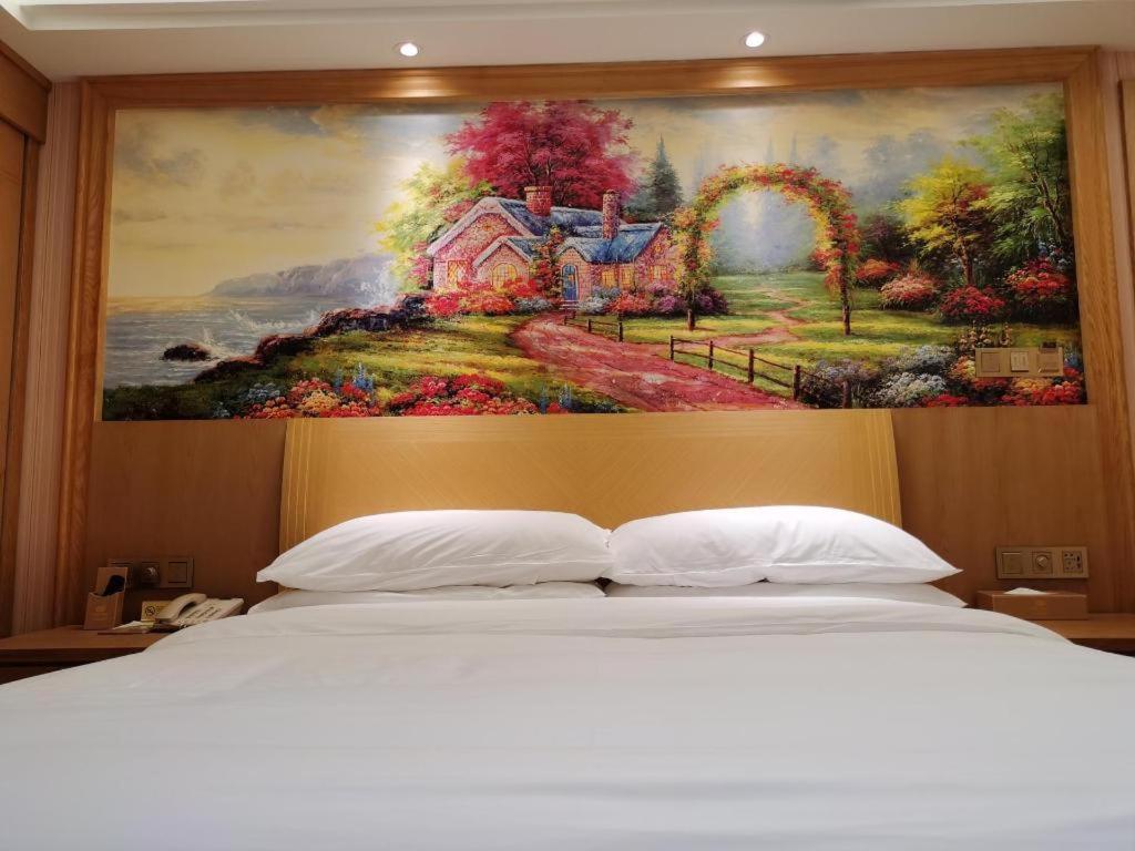 Vienna Baiyun Airport Huadu Avenue 3*