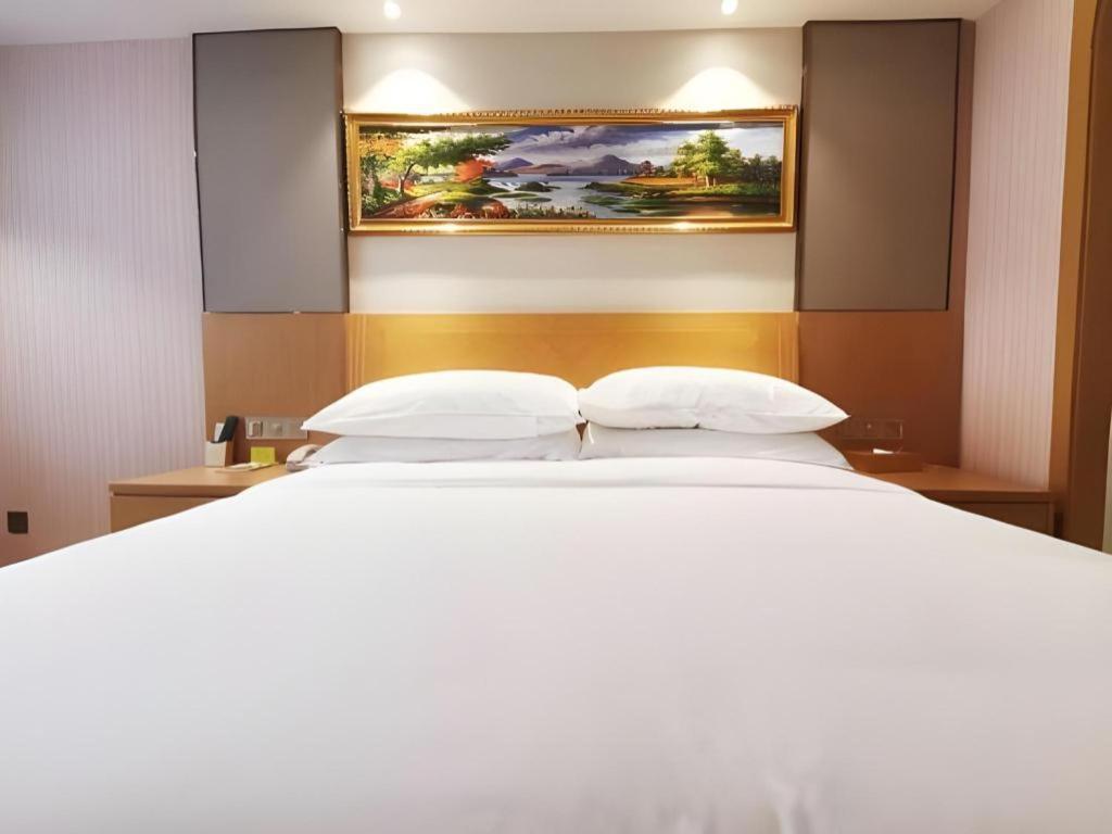 Vienna Baiyun Airport Huadu Avenue 3*