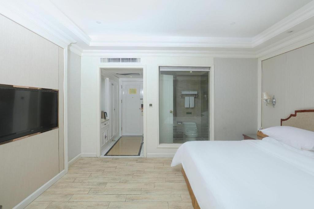 Vienna Baiyun College Jinyuan Plaza Hotel 3*