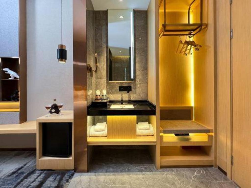 Hotel Laika Huanshi East Road 3*
