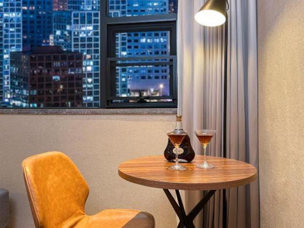 Laika Huanshi East Road Hotel 3*