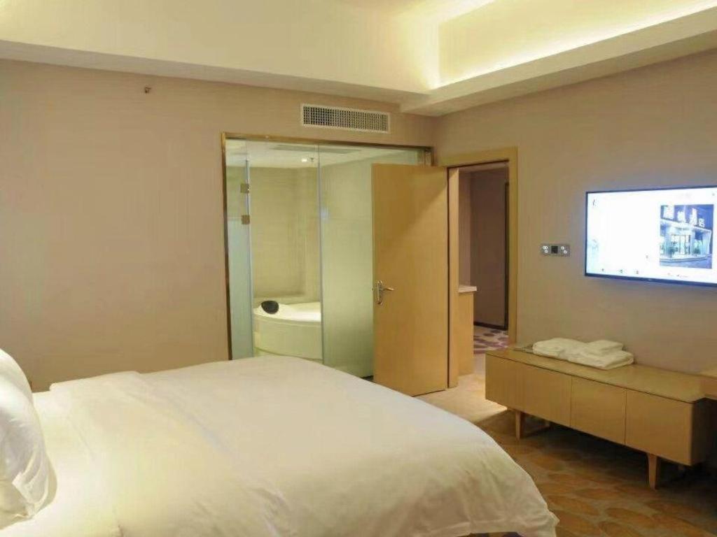 Lavande Fangcun Huadiwan Metro Station 4*