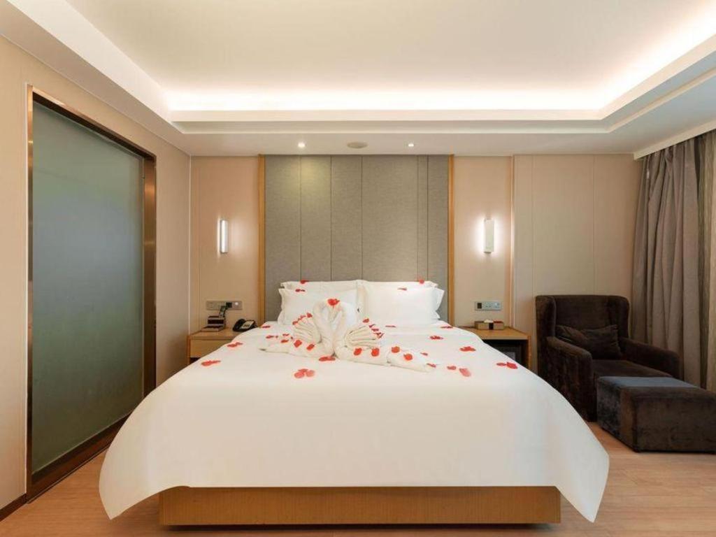 Lavande Fangcun Huadiwan Metro Station Hotel 4*