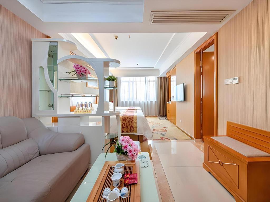 Vienna Tianhe South China Botanical Garden Metro Station Hotel 3*