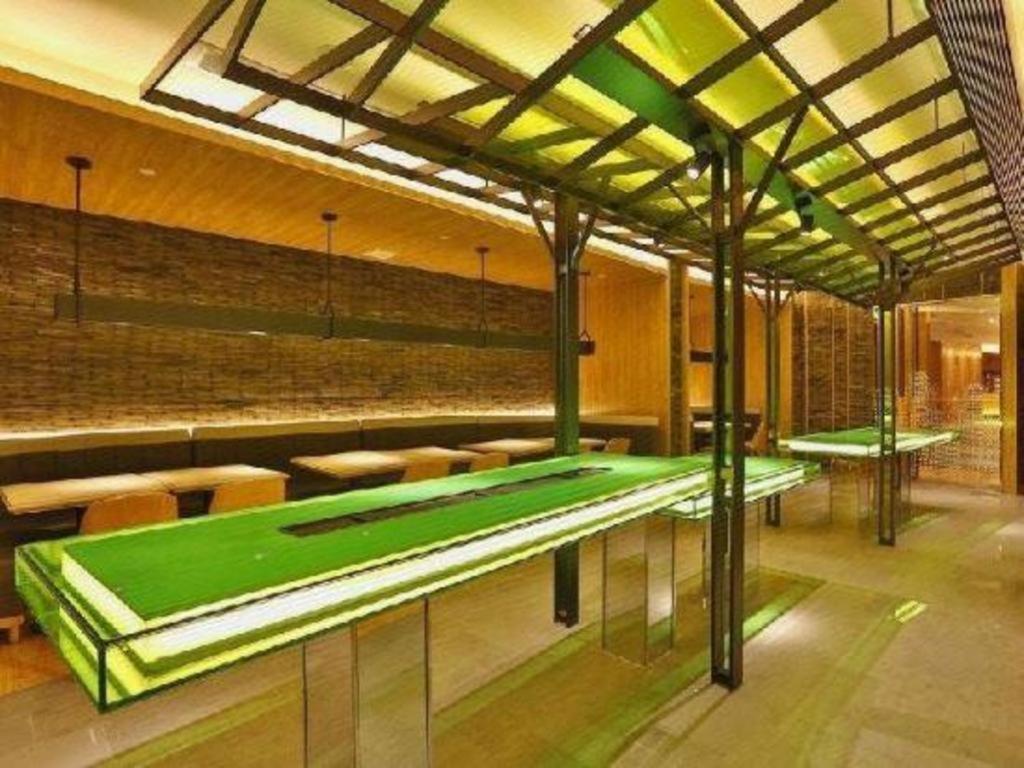 Orange Tianhe Gangding Metro Station Hotel 3*