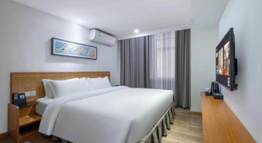 Insail Dongshankou Subway Station Hotel 3*